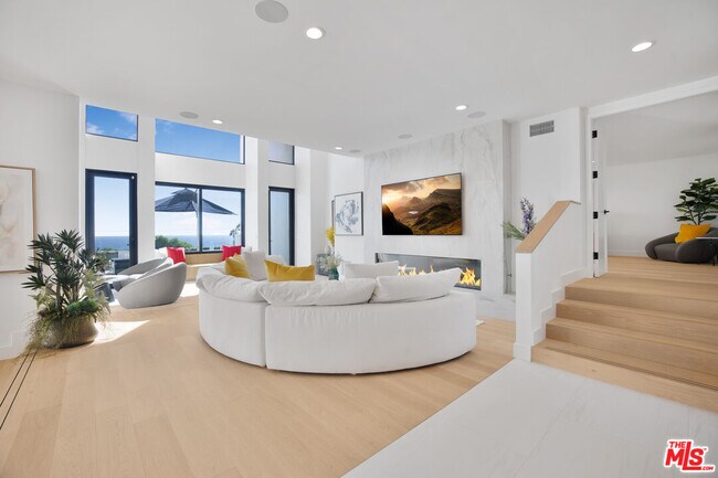 Building Photo - 30020 Morning View Dr