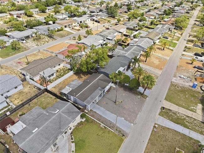 Building Photo - 3301 Rosefield Dr
