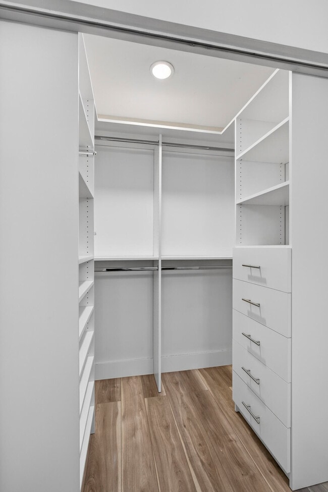 Building Photo - 13085 Belhaven Ct