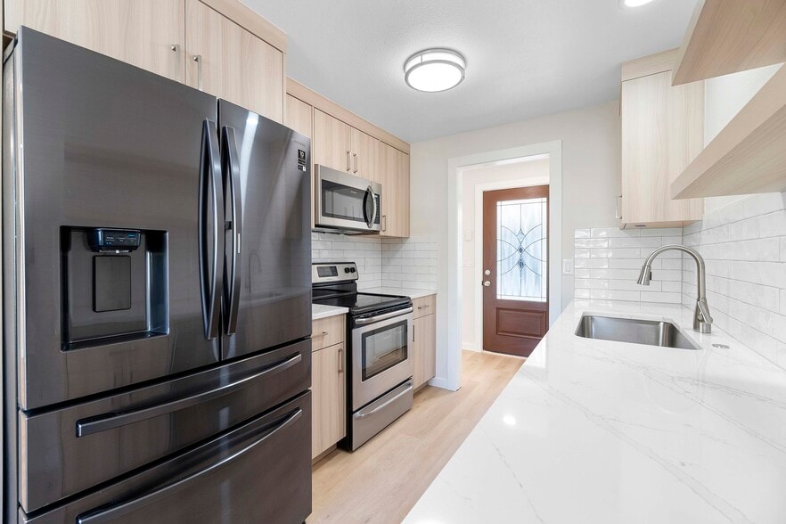 Kitchen - 12815 SE Stark St