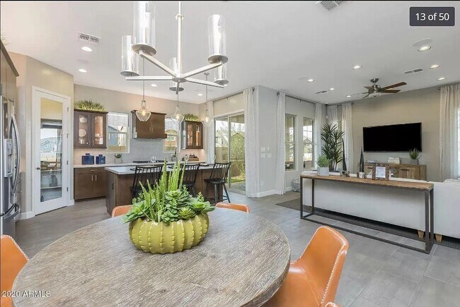 Building Photo - 1154 S Tumbleweed Ln