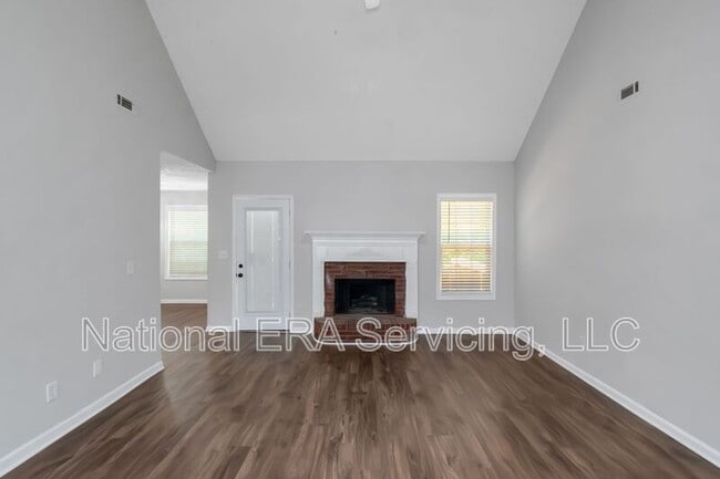 Building Photo - 455 Trelawney Cir