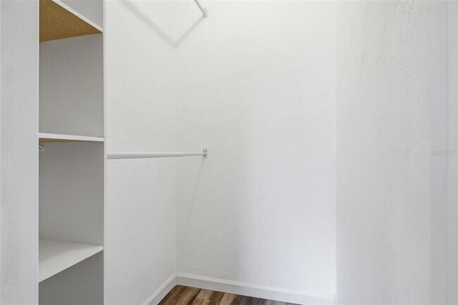 Building Photo - 2465 Brentwood Dr