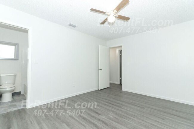 Building Photo - 5249 Champagne Cir