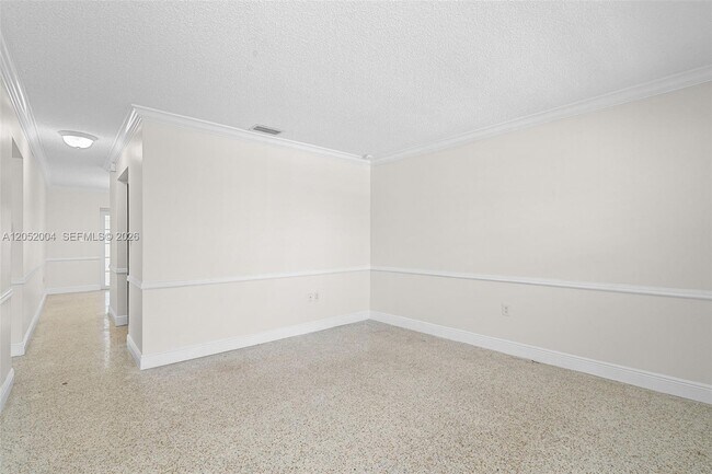 Building Photo - 1333 W 37th St