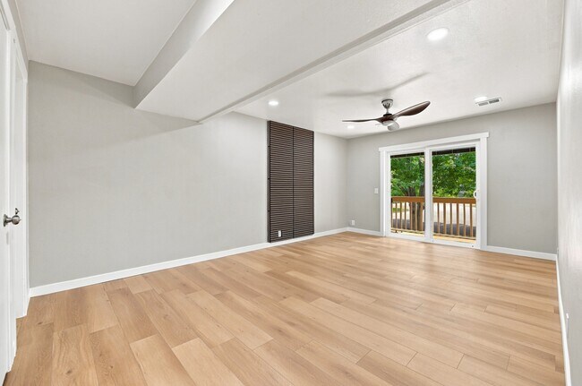 Building Photo - 1612 Cottonwood Dr