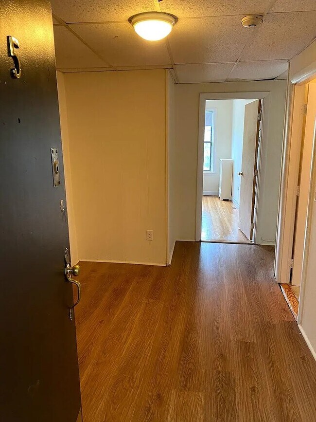 Building Photo - 1133 Commonwealth Ave