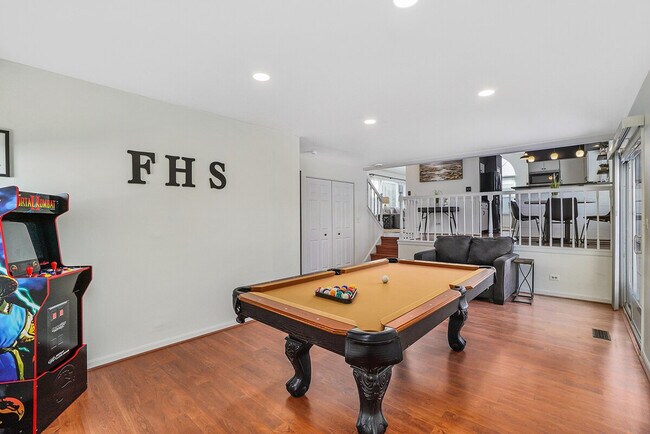 Building Photo - 1201 Easton Dr