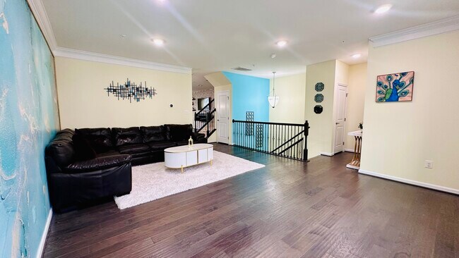 Building Photo - 3220 Yeager Dr