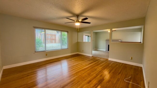 Building Photo - 3 bedroom | 2 bath | Single family home in Citrus Heights