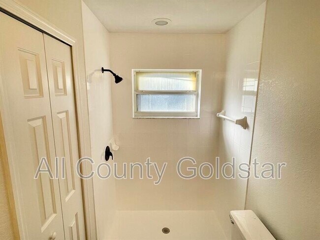 Building Photo - 2485 Traverse Ave