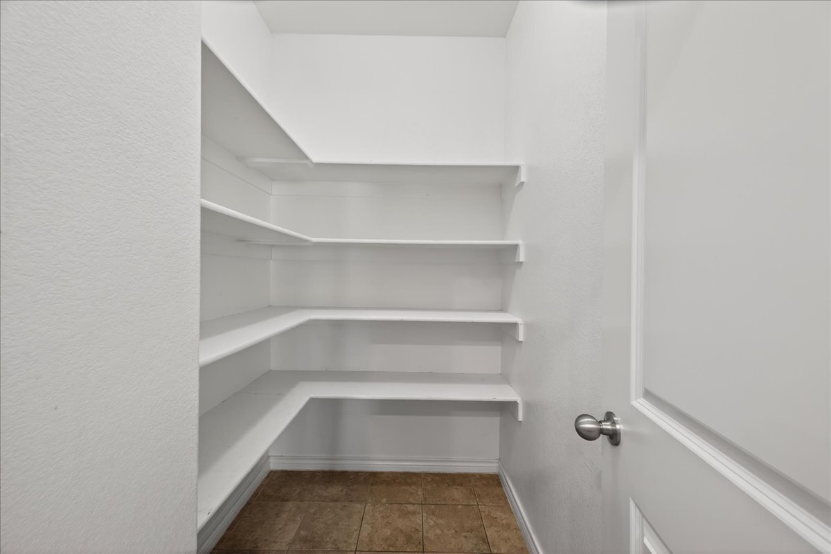 PANTRY - 6124 Amberjack Trl