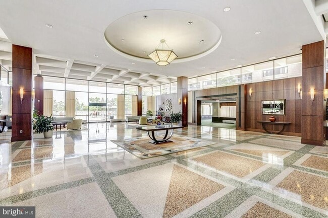 Building Photo - 3705 S George Mason Dr