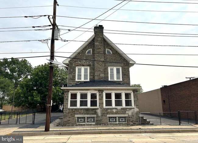Primary Photo - 825 Jersey Ave