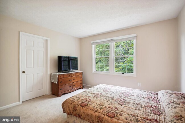 Building Photo - 9708 Locust Hill Dr