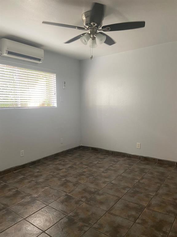 Building Photo - 519 Branard St