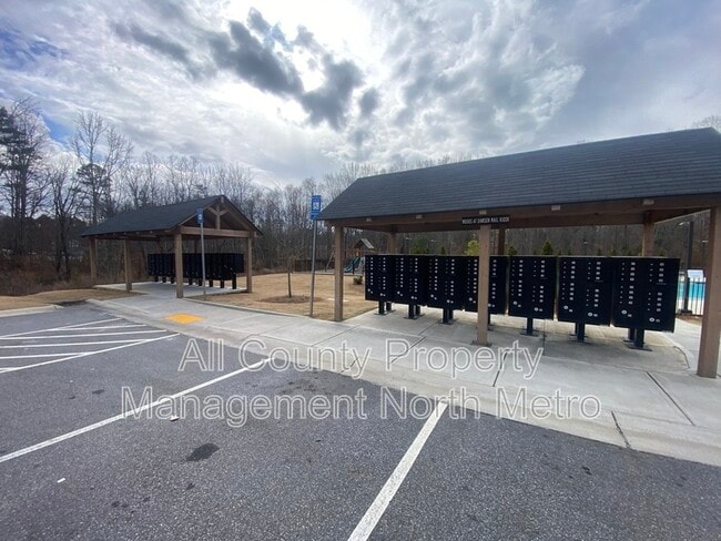 Building Photo - 168 Timberland Ave