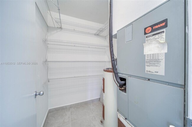 Building Photo - 9557 SW 40th Terrace