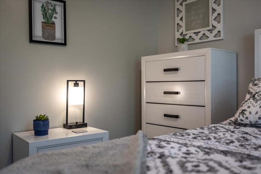 Middle Bedroom #2 - 1001 N Coler Ave