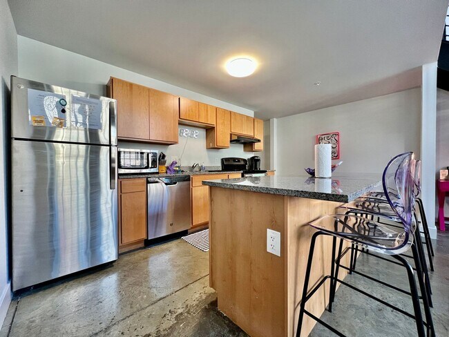 Building Photo - ?Kings Island Loft w/ Brewery, River, Bike...