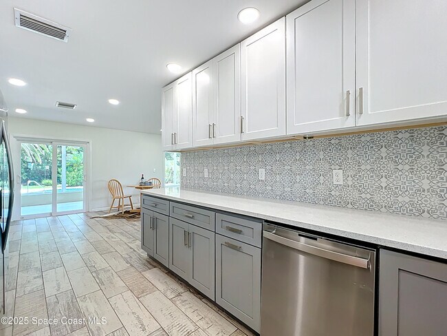 Building Photo - 201 Woody Cir