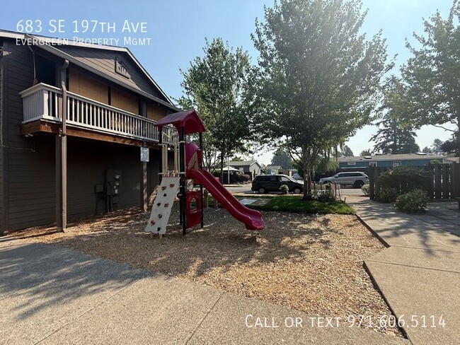 Building Photo - 683 SE 197th Ave