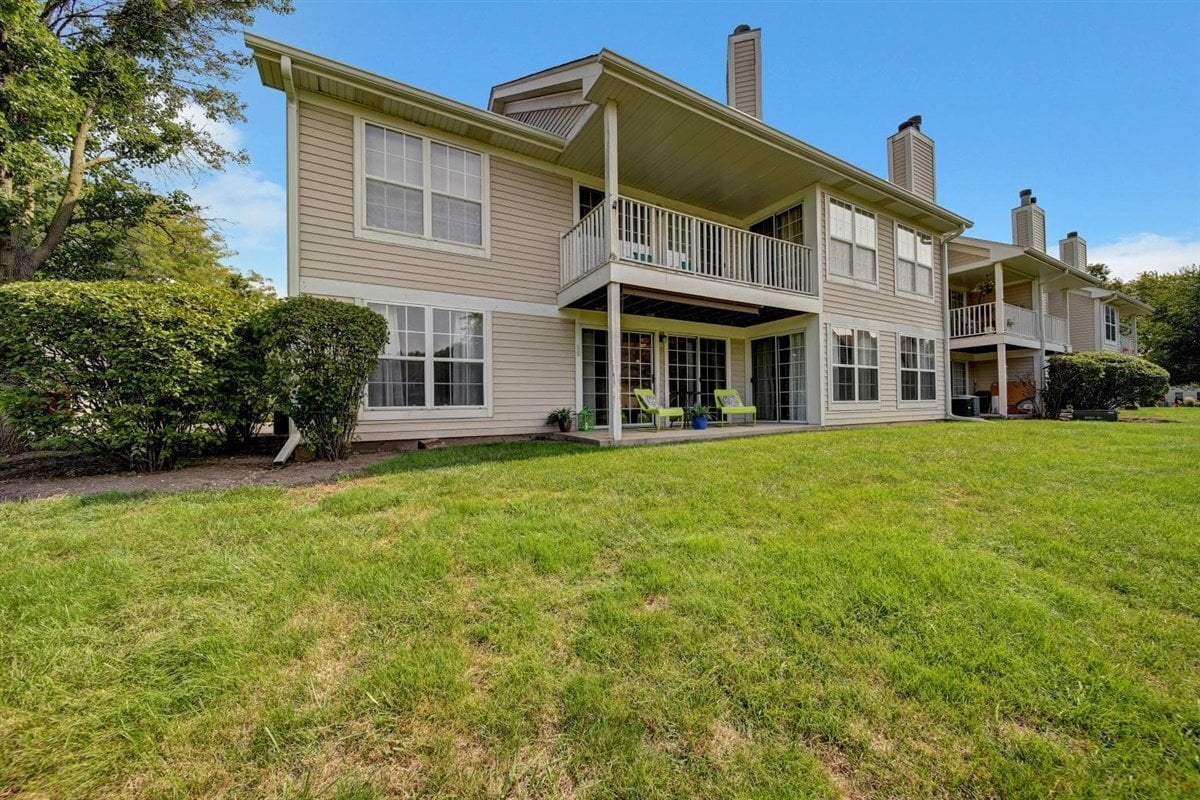 Building Photo - 5S530 Scots Dr