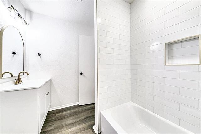 Building Photo - 2322 San Paula Ave