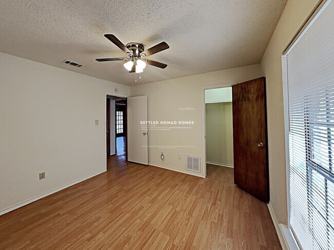 Building Photo - Lovely home in the heart of Blue Ridge