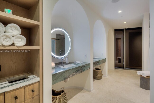 Building Photo - 801 S Miami Ave