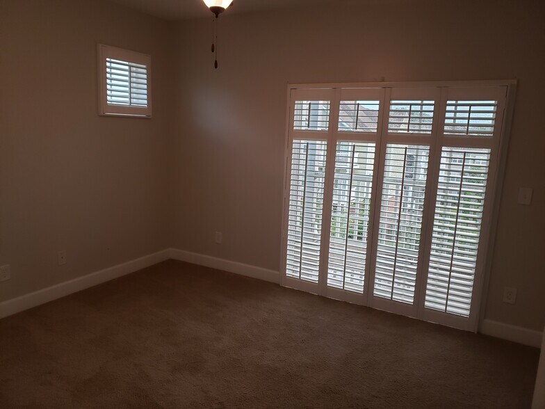 Building Photo - 8201 Lenox Creekside Dr