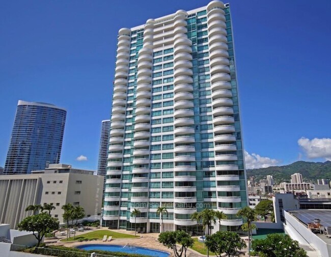 Building Photo - Uraku Tower 17 A Luxury Living!