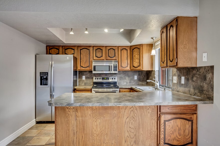 Building Photo - 1310 E 1990 S