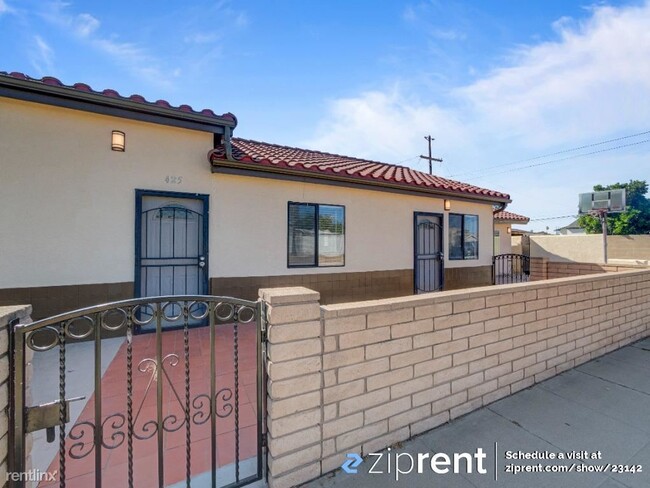 Building Photo - 2 br, 1 bath Triplex - 425 East Hermosa St...