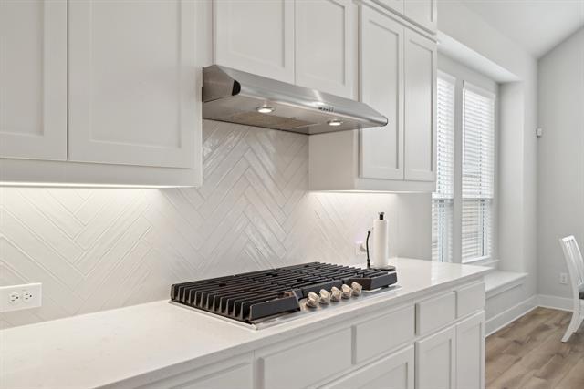 Building Photo - 453 Arcane St