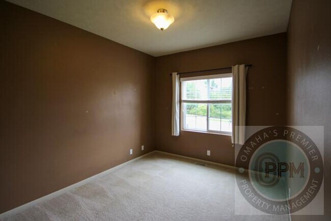 Building Photo - Beautiful 5Bd/3Ba House! | Papillion, Ne!