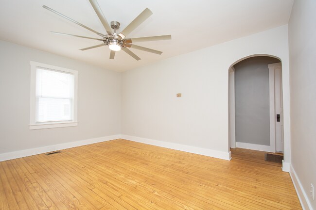 Building Photo - 1518 McKay Ave