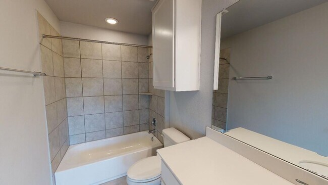 Building Photo - 2108 Pecan Island Dr