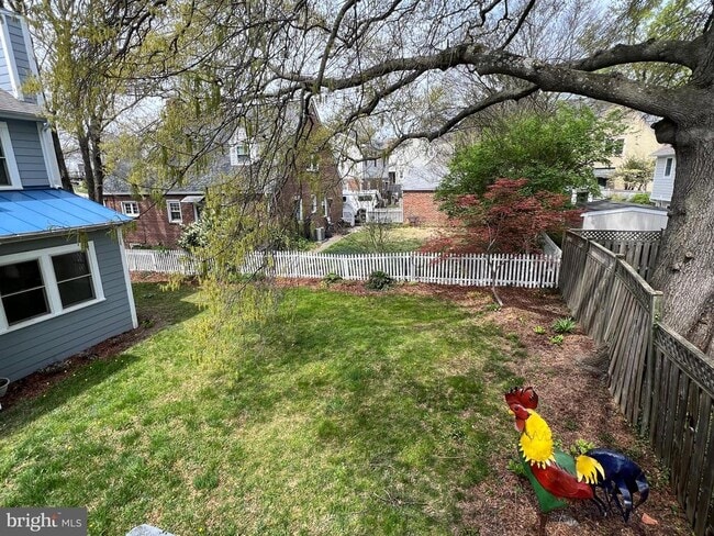 Building Photo - 2237 N Wakefield St