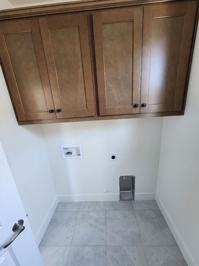 Building Photo - Introducing Your New Dream Home