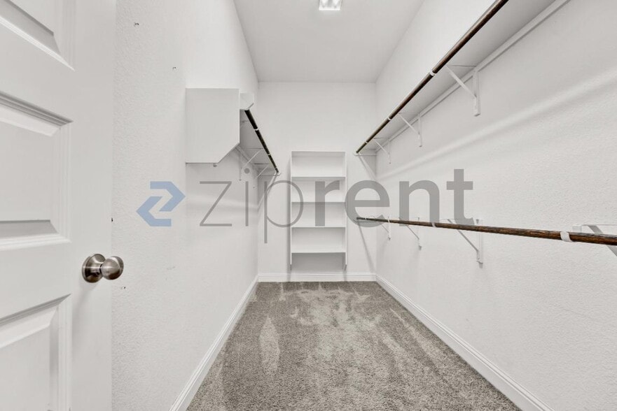 Building Photo - Unit