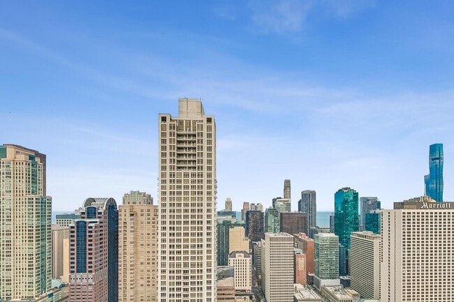 Building Photo - 10 E Ontario St