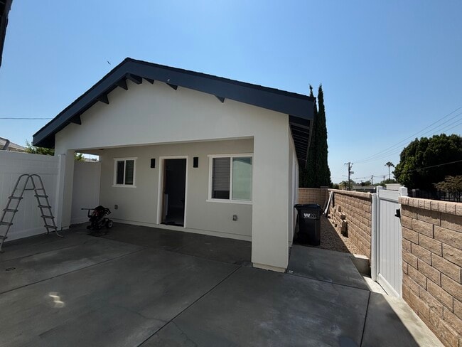 Building Photo - 997 Haviland St