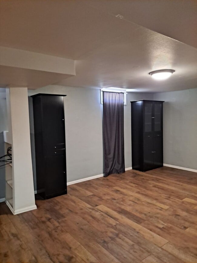 Building Photo - ALL PROSPECTIVE TENANTS MUST SUBMIT A $58 NON-REFUNDABLE APPLICATION FEE PER APPLICANT ONLINE AND...