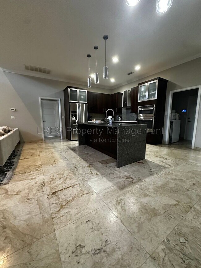 Building Photo - 1800 Bardmoor Hill Cir
