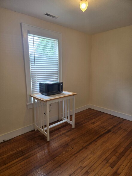 Building Photo - 2932 Alabama Dr