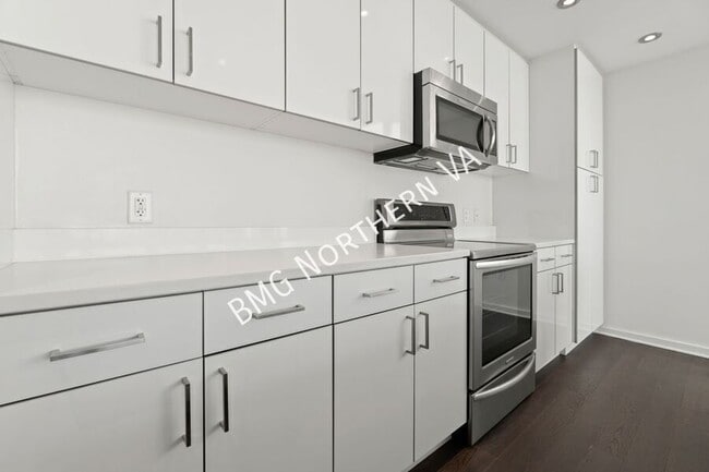 Building Photo - 3409 Wilson Blvd