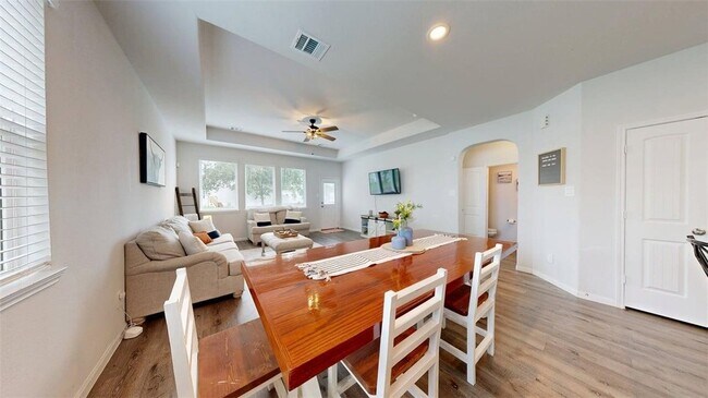 Building Photo - 963 Harper Ln