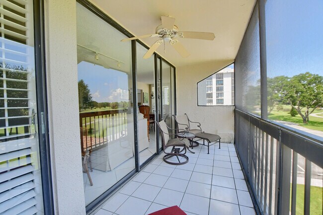 Building Photo - 1731 Bridgewood Dr