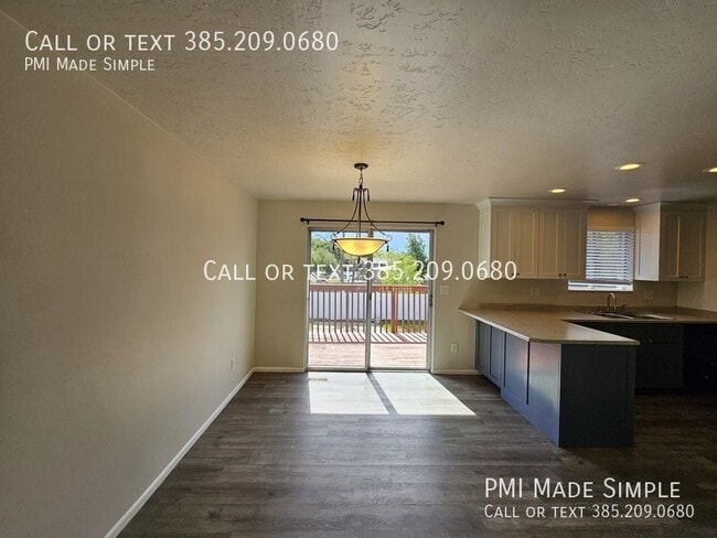 Building Photo - 260 S 400 E